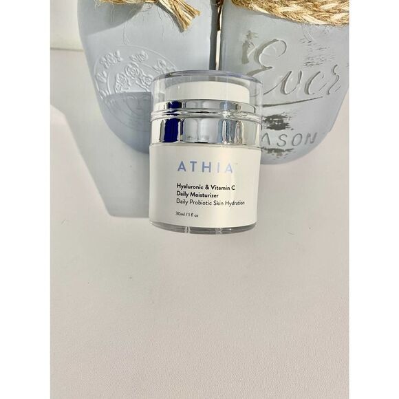 Athia Hyaluronic & Vitamin C Daily Moisturizer - Picture 2 of 7